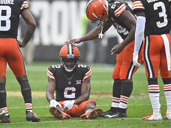 Browns WR Amari Cooper leaves practice with groin injury, questionable for  Steelers on Monday night