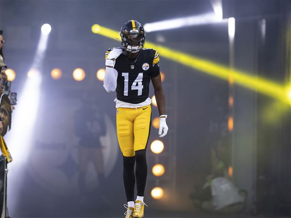 PITTSBURGH, PA - NOVEMBER 20: Pittsburgh Steelers wide receiver George  Pickens (14) is announced during the national football league game between  the Cincinnati Bengals and the Pittsburgh Steelers on November 20, 2022