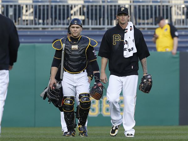 MLB: Pirates sign former Yankee catcher Russell Martin