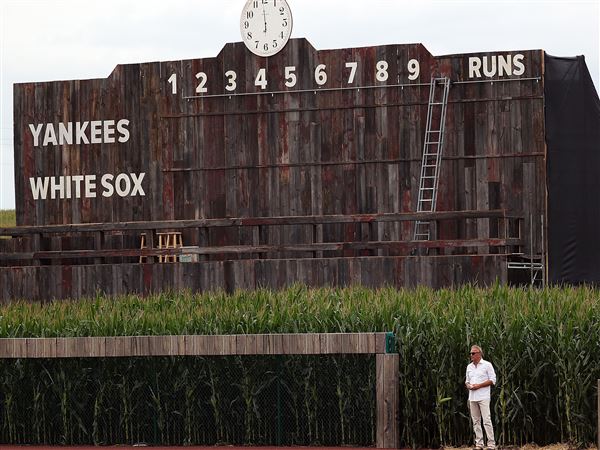 Field of Dreams game: Chicago White Sox beat New York Yankees 9-8