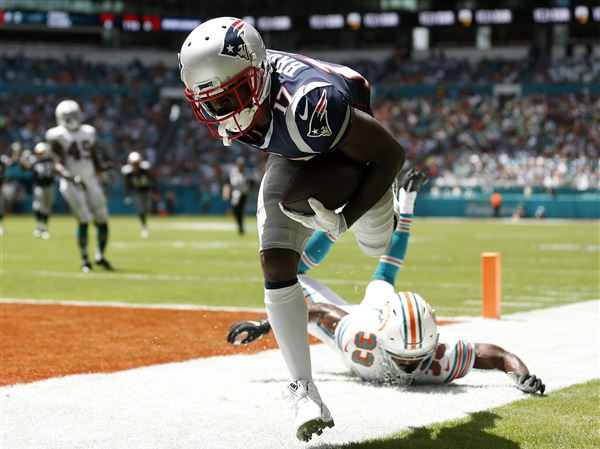 Newcomer Brown scores as Patriots beat Dolphins 43-0