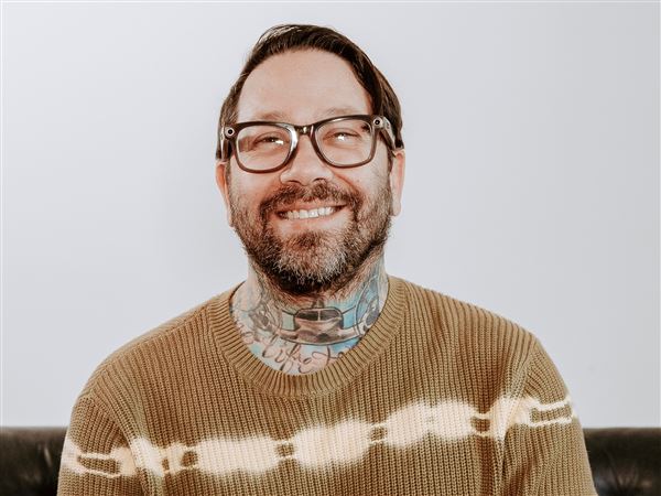 Dave Shapiro, a groundbreaking music executive in the heavy metal and hard rock scene, died Thursday in a San Diego plane crash. He was 42.
