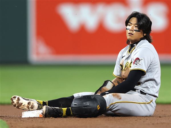 Pirates give Ji Hwan Bae a taste of the majors, hoping it pays off
