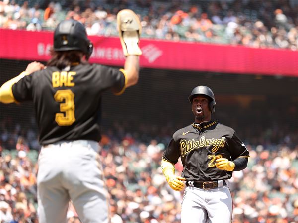 Giants acquire Pirates great Andrew McCutchen as era ends in Pittsburgh