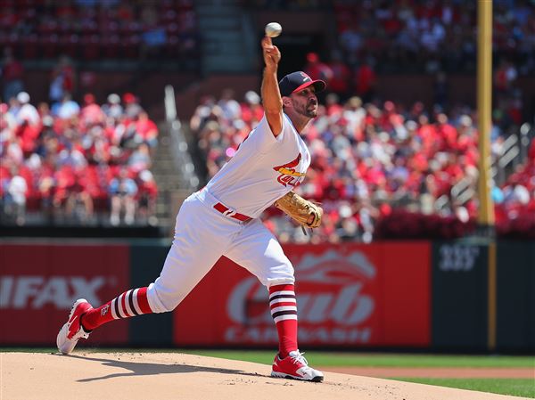 Adam Wainwright throws complete game 2-hit shutout of Pirates