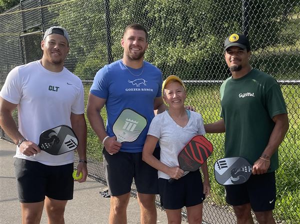 Mom beats 'these guys' playing pickleball. The 'guys' were Pittsburgh  Steelers – KIRO 7 News Seattle