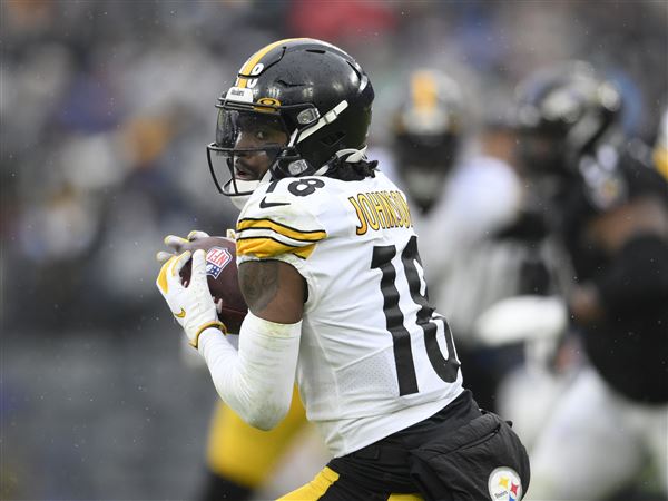 With Huntley out, Ravens hold off Steelers