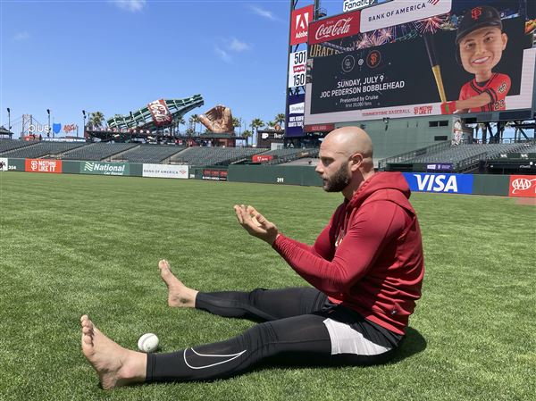 2023 San Francisco Giants Heart of the Hide Glove