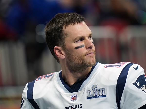 Painting Tom Brady on a Tampa Bay Buccaneers jersey. @tombrady