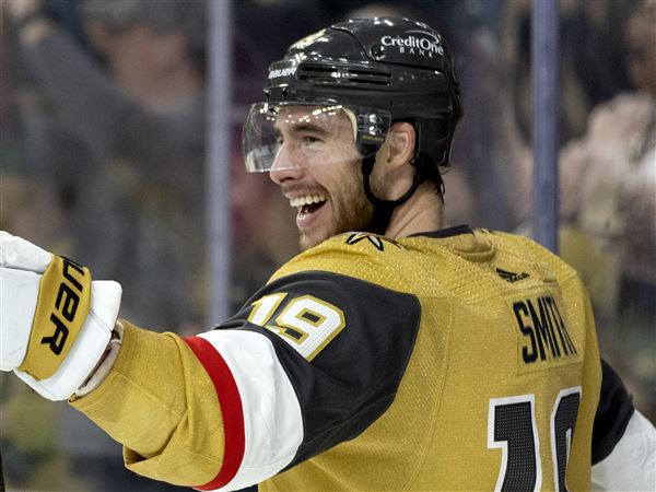 Golden Knights forward Reilly Smith traded to Pittsburgh for draft pick