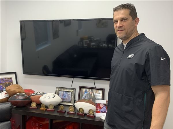 Philadelphia Eagles Coach Nick Sirianni Readies for Climb to Top of Family  Tree - Sports Illustrated Philadelphia Eagles News, Analysis and More