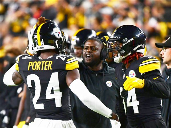 Joey Porter Jr. spotted in gigantic hat after practice, clearly