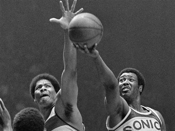 Wes Unseld, Bullets star and basketball hall of famer, dies at 74